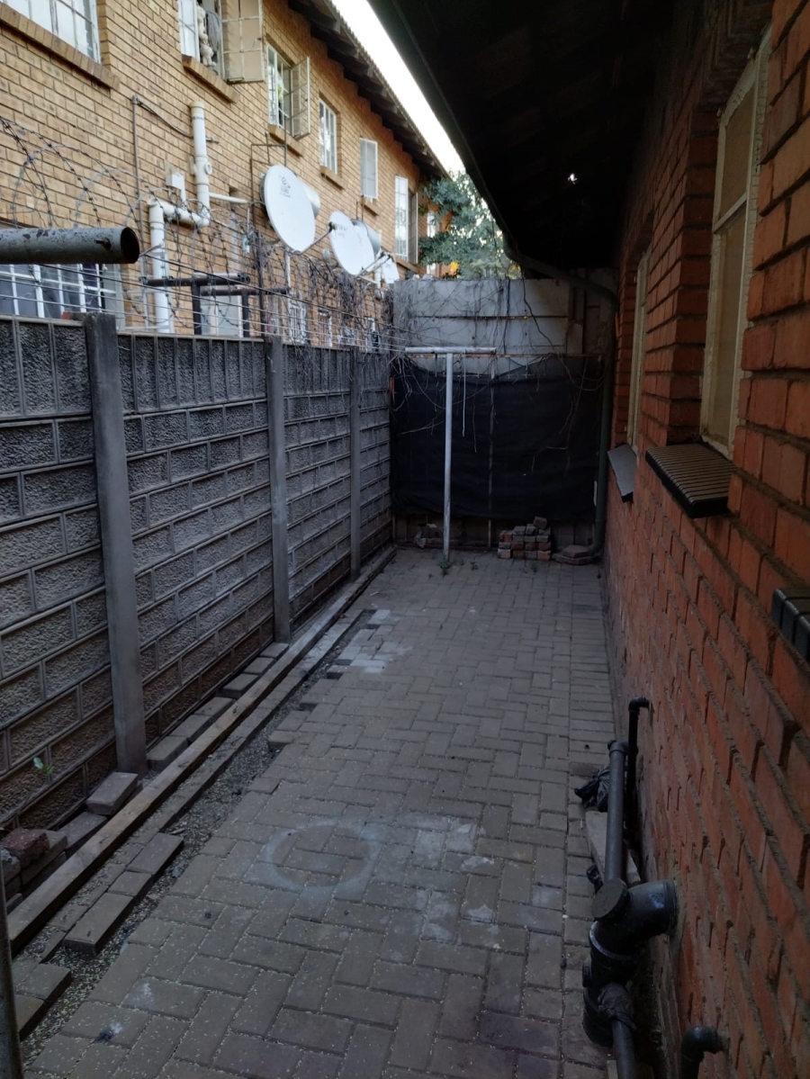 2 Bedroom Property for Sale in Rustenburg Central North West